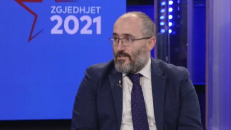 Baraliu për mediat: “Një karrige speciale në ferr do t’u takojë gazetarëve nga Kosova”