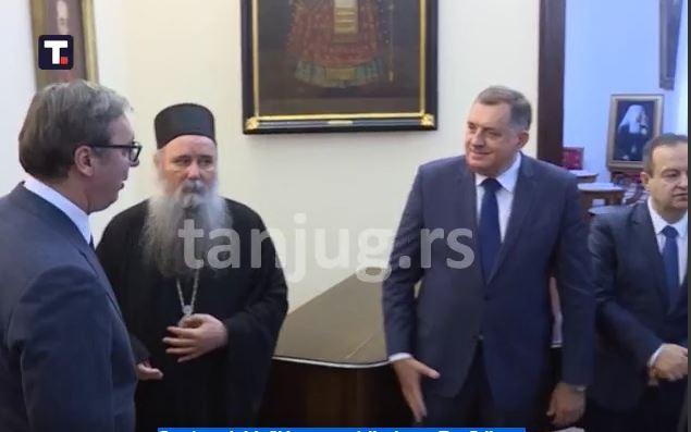 Vuçic bënë bashkë në Beograd nacionalistet Dodik e patriarkun Porfirije, së bashku kërcenojnë Kosovën