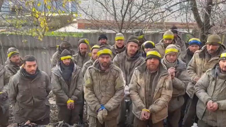 Grupi i ushtarëve të mobilizuar rus dorëzohen te ukrainasit, akuzojnë eprorët e tyre: Na lanë pa ushqim dhe ujë – na përdorën si mish për top