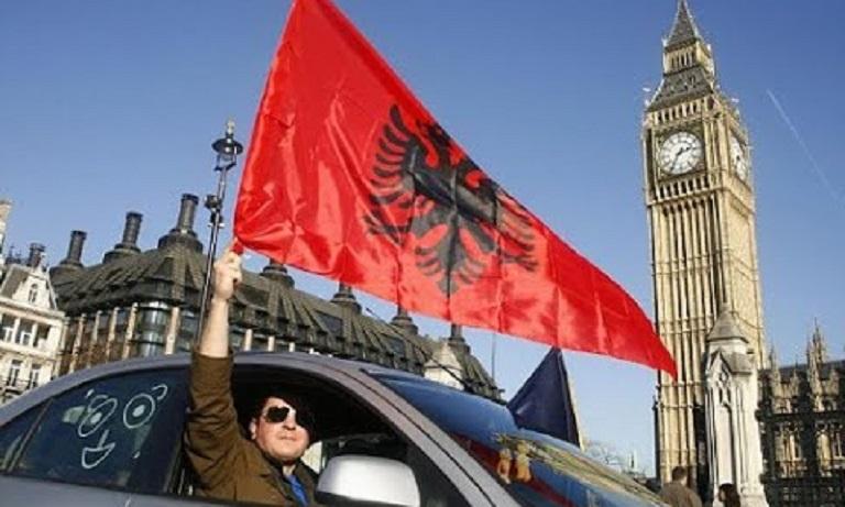 Gjuha raciste dhe etiketimet/ Shqiptarët në Britani bëhen bashkë: Protestë në Londër “kundër poshtërimit”