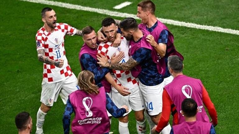 Portieri Livakovic është heroi që dërgon Kroacinë në çerekfinale pas ekzekutimit të penalltive, mbrojti 3 penallti të lojtarve japonez!