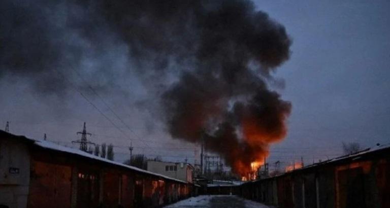 Bombardime masive në Ukrainë, Kievi dhe zonat përreth në errësirë totale