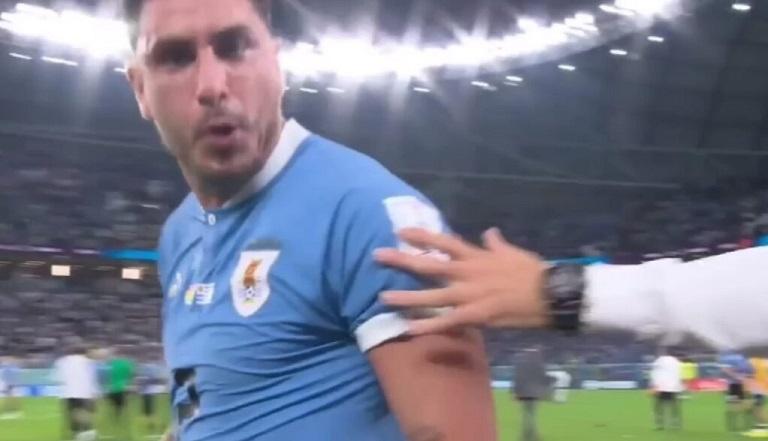 Mbrojtësi i Uruguait “shpërthen” ndaj FIFA-s: Janë një tufë hajdutësh