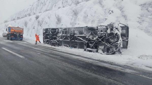 Aksidentohet autobusi me targa shqiptare në Kroaci, raportohet për një të vdekur