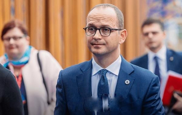 Ditmir Bushati për “marrëveshjet pa nënshkrime”: Strategjikisht, Kosova ka arritur një fitore