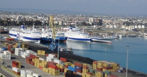 Mbërrin në Durrës anija më e madhe që ka shkarkuar në një port shqiptar