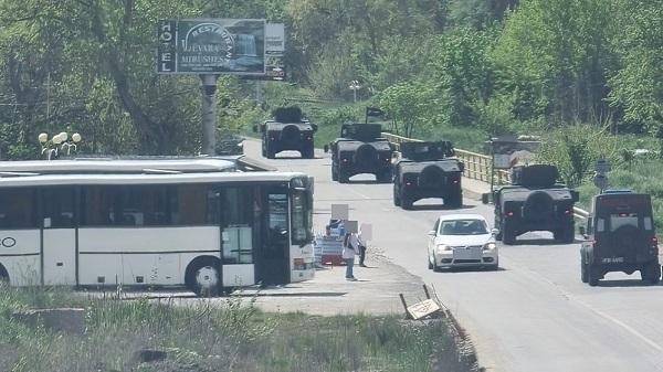 FSK niset drejt Aeroportit të Gjakovës – dalin pamjet nga kolona e automjeteve ushtarake