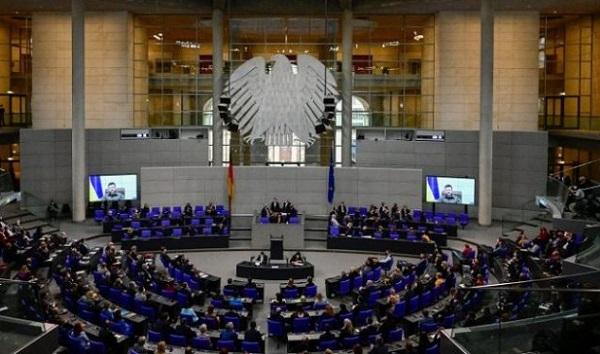 Deputeti Gjerman thotë se Kosova po trajtohet padrejtësisht nga BE-ja