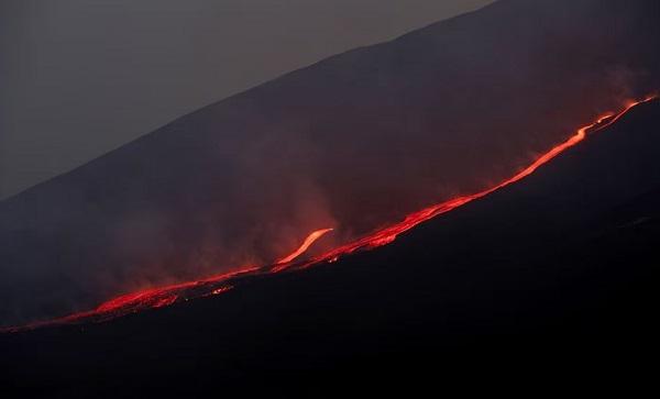 Shpërthen vullkani Etna, dalin pamjet e dëmeve që shkaktoi në Itali