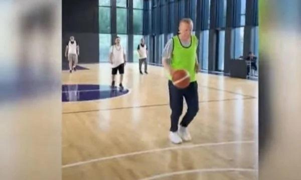 Erdogan shfaqet duke luajtur basketboll me deputetët e partisë së tij (Video)