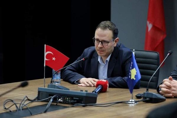 Ambasadori i Turkiye-s në Prishtinë, Sabri Tunç Angılı flet në 7 vjetorin e tentim grushtështetit në Turqi dhe fitorën e kombit turk!