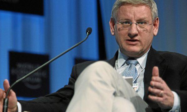 Carl Bildt: “Më e lehtë të thuhet se sa të bëhet, por çështja e veriut të Kosovës është dashur të zgjidhet më herët