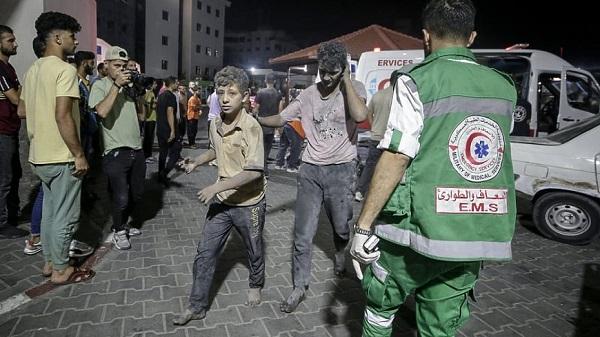 Vdesin të gjithë pacientët në njësinë e kujdesit intensiv të spitalit Al-Shifa në Gaza