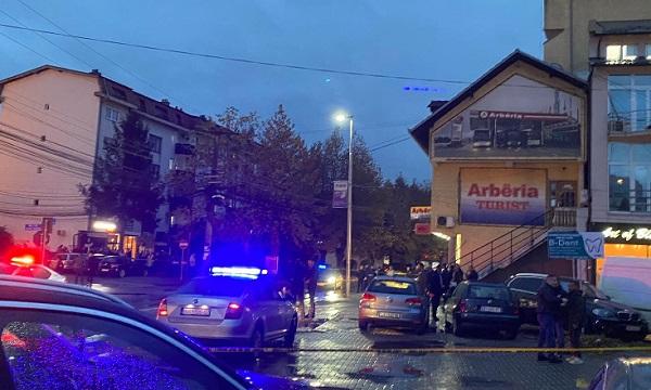 Konfrontimi i Policisë me plaçkitësit në Suharekë: Çka dihet për grabitjen e planifikuar si në filma ku u plagos një polic