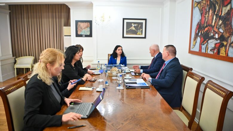 ​Osmani takohet me Sveçlën, Haxhiun e Hoxhën, diskutohet nevoja për ndryshime në Kodin Penal