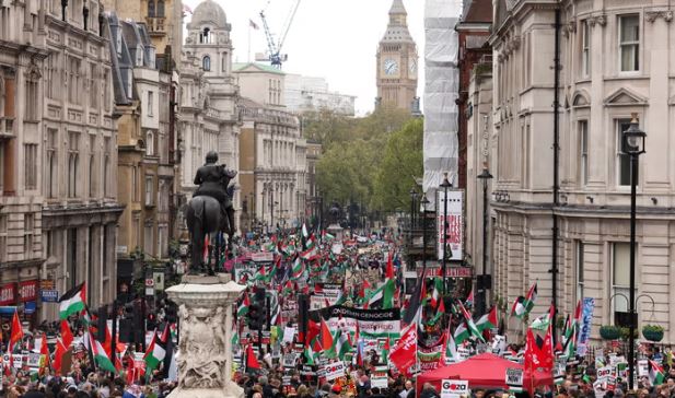 Mijëra njerëz i bashkohen marshimit pro Palestinës në Londër