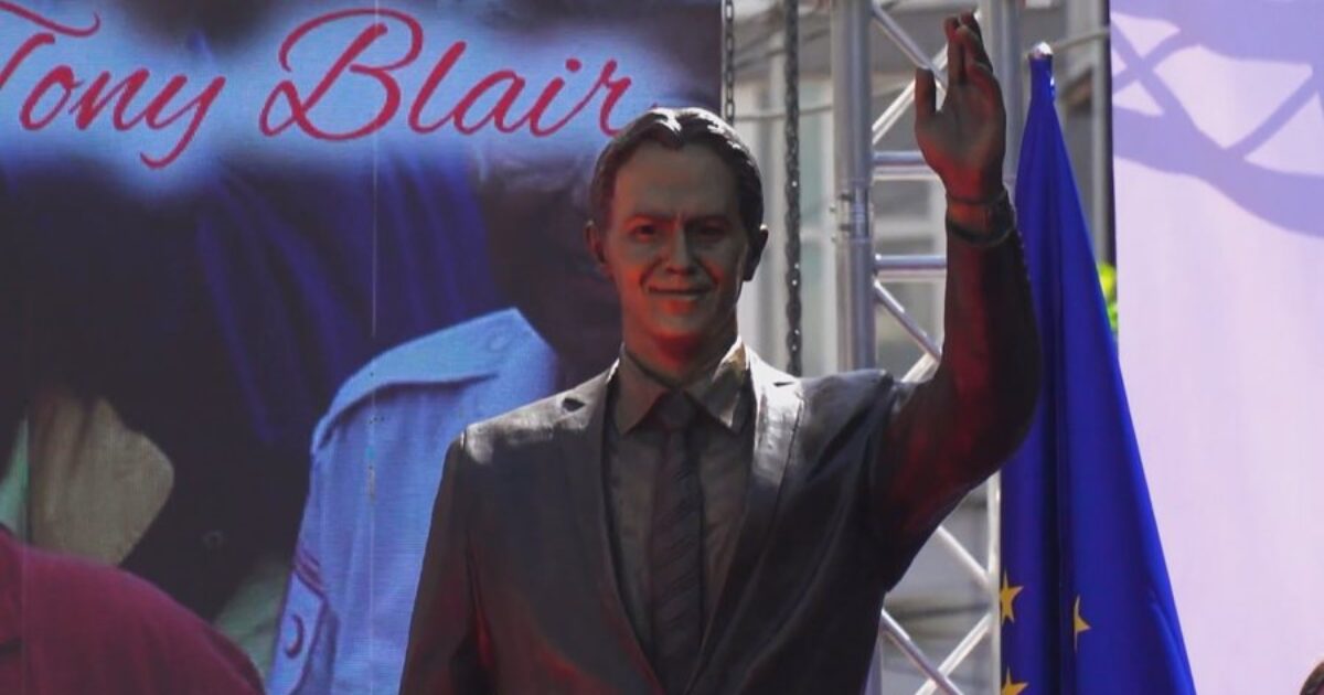 25 vite liri, zbulohet shtatorja e Tony Blair në Ferizaj