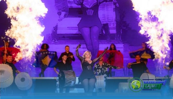 Bebe Rexha me tupana në performancën e saj, solli frymë kombëtare në “Sunny Hill 2024”